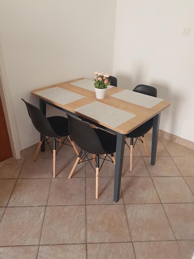 Apartmani Katica Novalja Eksteriør billede