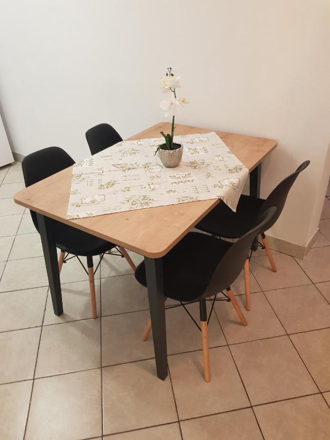 Apartmani Katica Novalja Eksteriør billede