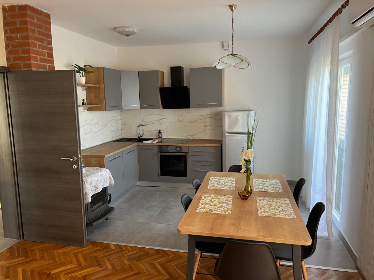 Apartmani Katica Novalja Eksteriør billede